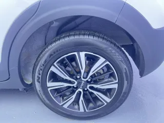 Kia KX1 2022 — фото 18 из 25