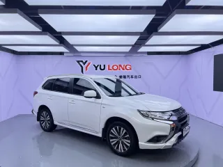 Mitsubishi Outlander 2022 — фото 8 из 22