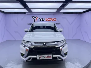 Mitsubishi Outlander 2022 — фото 2 из 22