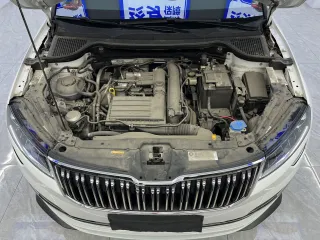 Skoda Karoq 2023 — фото 25 из 29