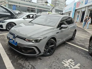 Volkswagen Golf 2023 — фото 1 из 5