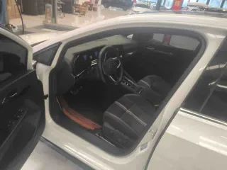 Volkswagen Golf 2023 — фото 3 из 5