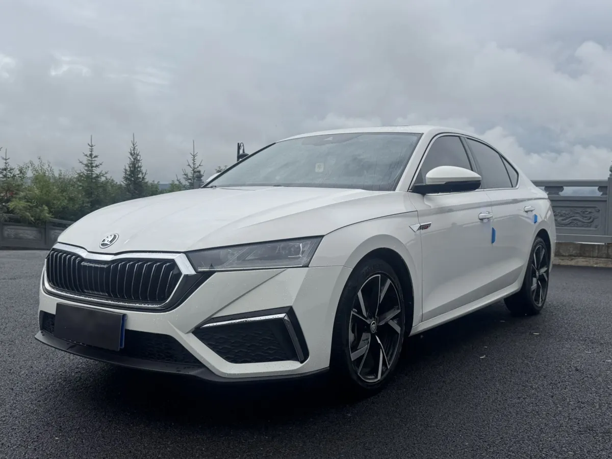 Skoda Octavia 2022 — фото 6 из 27