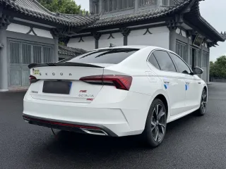 Skoda Octavia 2022 — фото 2 из 27