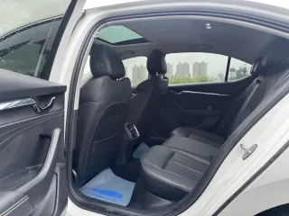Skoda Octavia 2022 — фото 13 из 27