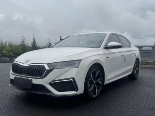 Skoda Octavia 2022 — фото 6 из 27