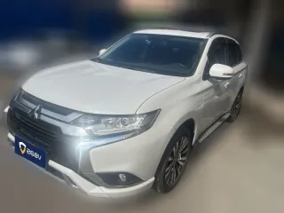 Mitsubishi Outlander 2021 — фото автомобиля из Китая