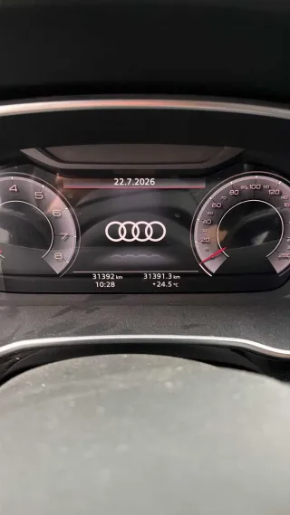 Audi Q3 2022 — фото 5 из 11