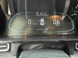 Hyundai Elantra 2023 — фото 2 из 13