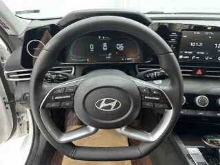 Hyundai Elantra 2023 — фото 3 из 13