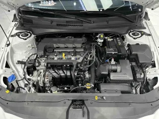 Hyundai Elantra 2023 — фото 9 из 13