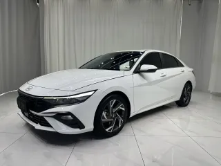 Hyundai Elantra 2023 — фото 1 из 28