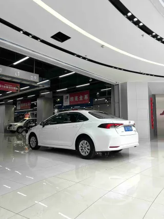 Toyota Corolla 2023 — фото 7 из 11
