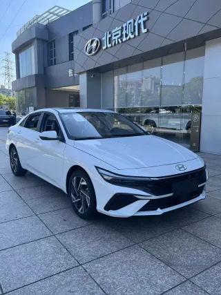Hyundai Elantra 2026 — фото автомобиля из Китая