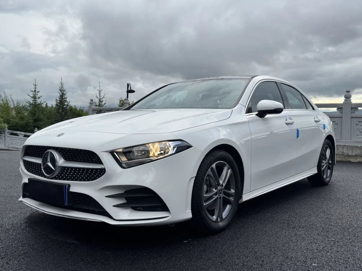 Mercedes A-Class 2022 — фото 1 из 29