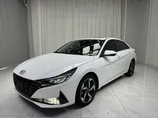 Hyundai Elantra 2022 — фото автомобиля из Китая