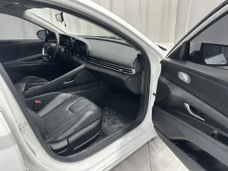 Hyundai Elantra 2022 — фото 19 из 28