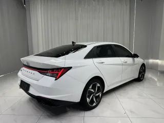 Hyundai Elantra 2022 — фото 4 из 28