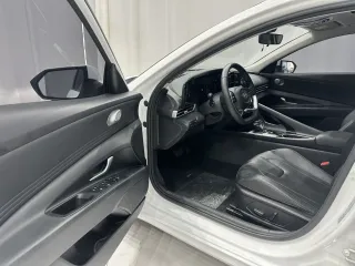 Hyundai Elantra 2022 — фото 7 из 28