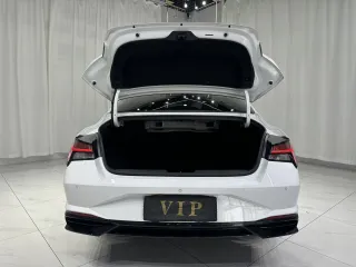 Hyundai Elantra 2022 — фото 17 из 28