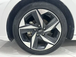 Hyundai Elantra 2022 — фото 20 из 28