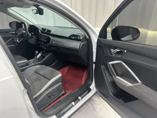Audi Q3 2022 — фото 19 из 28