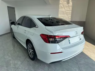 Honda Civic 2022 — фото 6 из 23