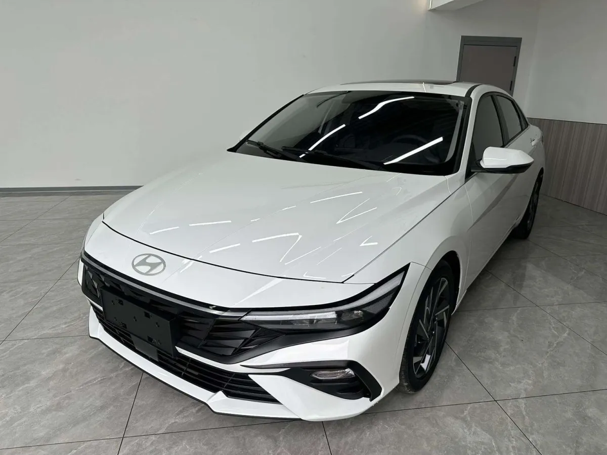 Hyundai Elantra