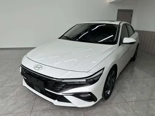 Hyundai Elantra 2023 — фото автомобиля из Китая