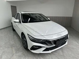 Hyundai Elantra 2023 — фото 3 из 24