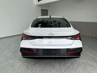 Hyundai Elantra 2023 — фото 5 из 24
