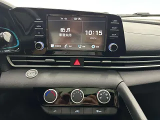 Hyundai Elantra 2023 — фото 14 из 24