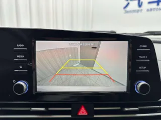 Hyundai Elantra 2023 — фото 15 из 24