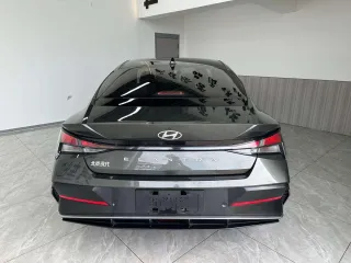 Hyundai Elantra 2023 — фото 5 из 23