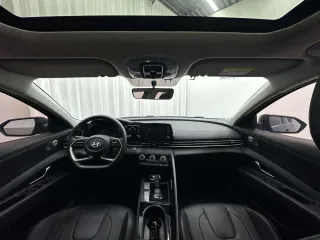 Hyundai Elantra 2023 — фото 9 из 23