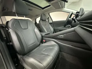 Hyundai Elantra 2023 — фото 11 из 23