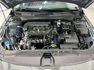 Hyundai Elantra 2023 — фото 18 из 23