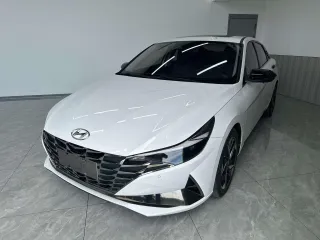 Hyundai Elantra 2022 — фото автомобиля из Китая