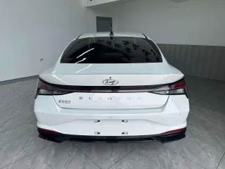 Hyundai Elantra 2022 — фото 5 из 23