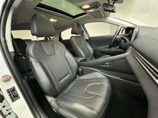 Hyundai Elantra 2022 — фото 12 из 23