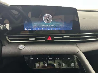 Hyundai Elantra 2022 — фото 13 из 23