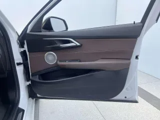 BMW 1-Series 2023 — фото 20 из 22