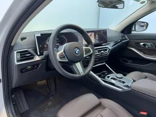 BMW 3-Series 2023 — фото 7 из 14