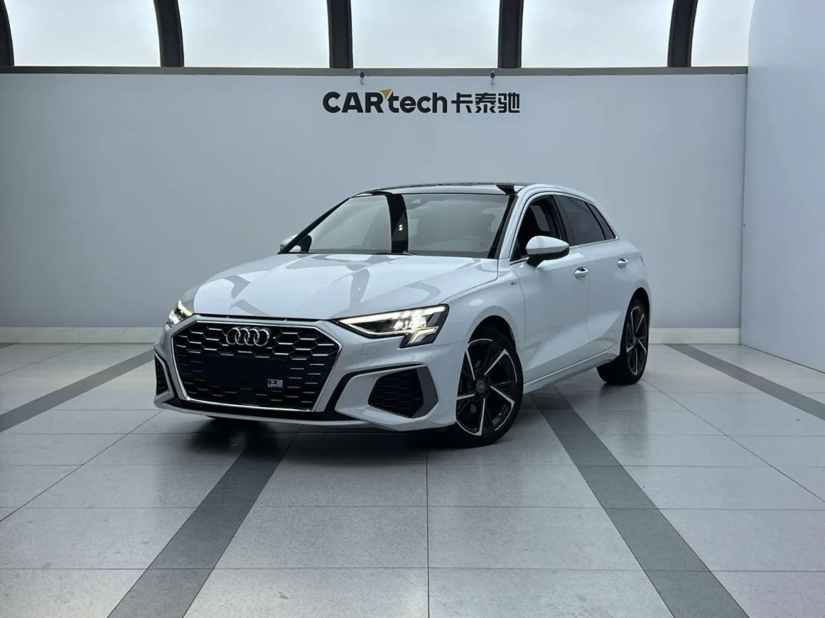 Audi A3 2021 — фото 1 из 25