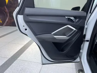Audi Q3 2022 — фото 11 из 20