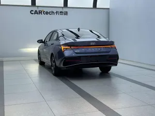Hyundai Elantra 2023 — фото 2 из 20
