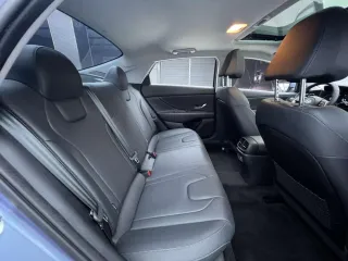 Hyundai Elantra 2023 — фото 11 из 20