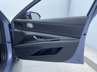 Hyundai Elantra 2023 — фото 20 из 20