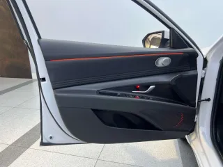 Hyundai Elantra 2021 — фото 14 из 23