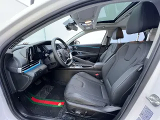 Hyundai Elantra 2021 — фото 13 из 23